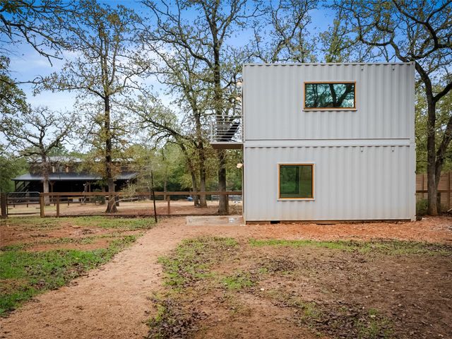 127 Marina RD, Smithville, TX 78957