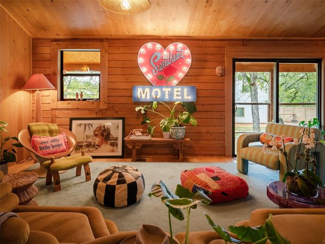 127 Marina RD, Smithville, TX 78957