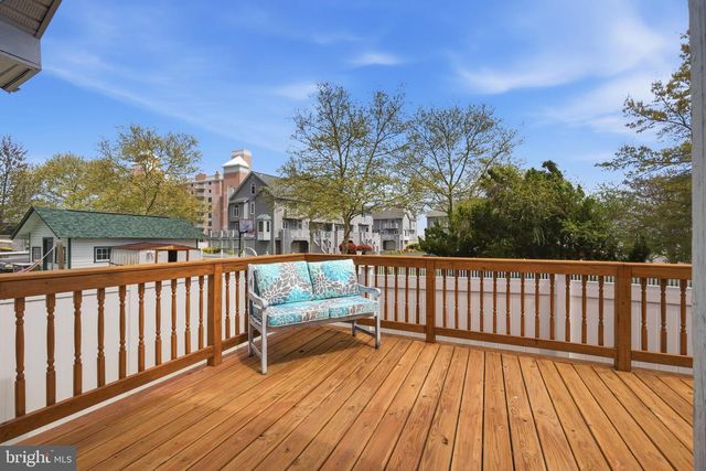 8329 BAYSIDE RD, Chesapeake Beach, MD 20732