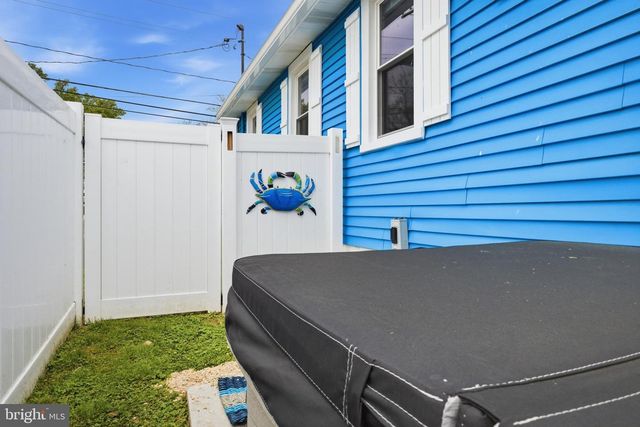 8329 BAYSIDE RD, Chesapeake Beach, MD 20732
