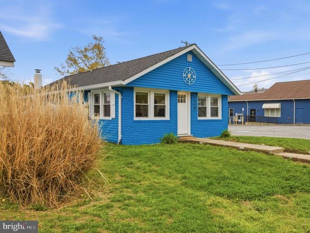8329 BAYSIDE RD, Chesapeake Beach, MD 20732