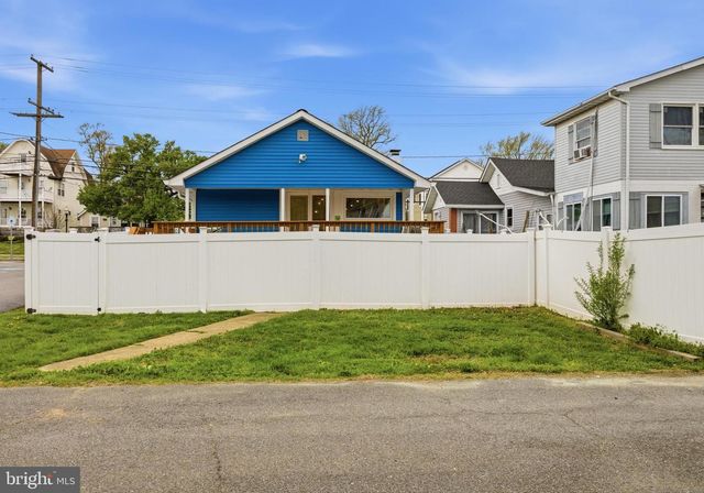 8329 BAYSIDE RD, Chesapeake Beach, MD 20732