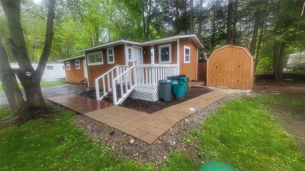6 Blue Jay Lane, Hyde Park, NY 12538
