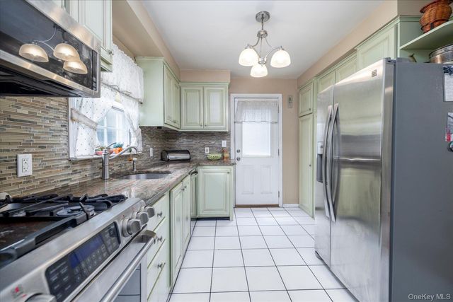 123 Centre Avenue, East Rockaway, NY 11518