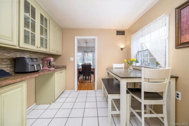 123 Centre Avenue, East Rockaway, NY 11518