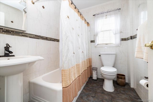 123 Centre Avenue, East Rockaway, NY 11518
