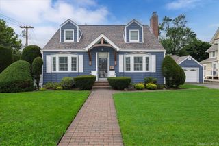 123 Centre Avenue, East Rockaway, NY 11518