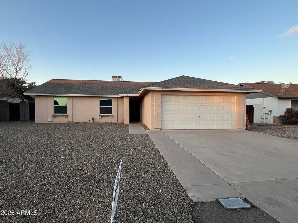 420 W Monona Drive, Phoenix, AZ 85027