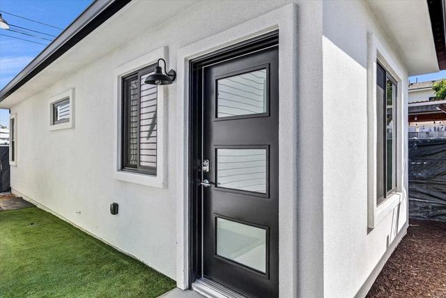 3569 Monroe Avenue, San Diego, CA 92116
