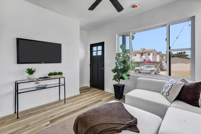 3569 Monroe Avenue, San Diego, CA 92116