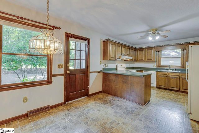 100 Fox Hollow Court, Simpsonville, SC 29680
