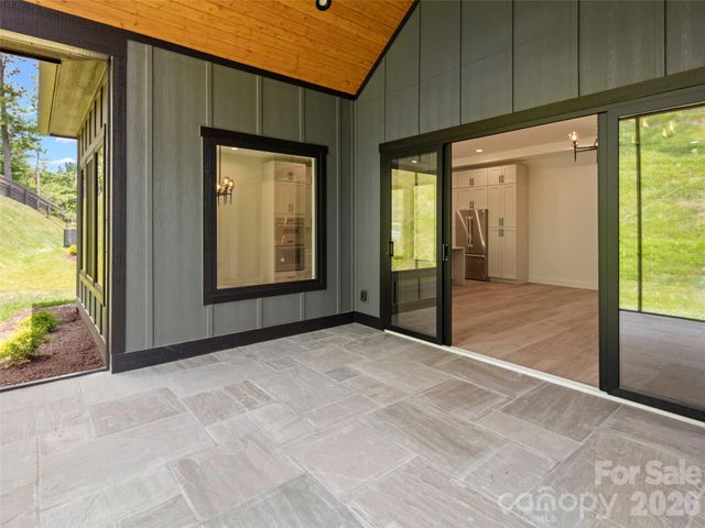 504 Blue River Drive, Arden, NC 28704