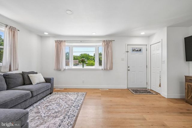 118 COUNTRY CLUB RD, Pine Hill, NJ 08021