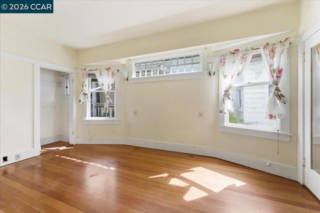 4113 Terrace St, Oakland, CA 94611