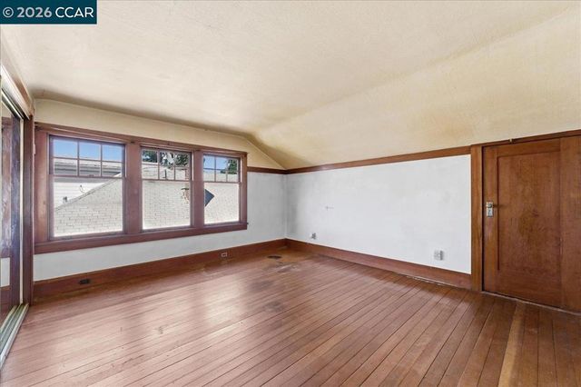 4113 Terrace St, Oakland, CA 94611
