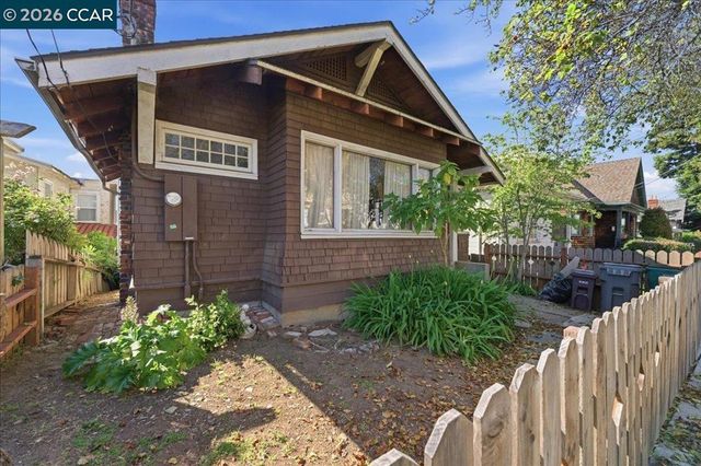 4113 Terrace St, Oakland, CA 94611