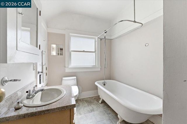 4113 Terrace St, Oakland, CA 94611