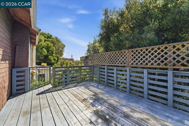 4113 Terrace St, Oakland, CA 94611