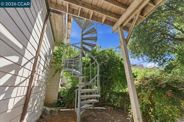 4113 Terrace St, Oakland, CA 94611
