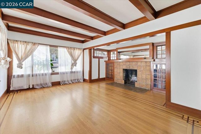 4113 Terrace St, Oakland, CA 94611