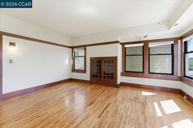 4113 Terrace St, Oakland, CA 94611