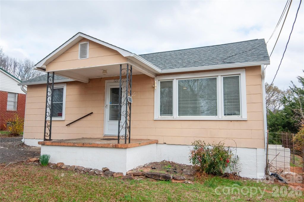 127 Bristol Road, Statesville, NC 28677