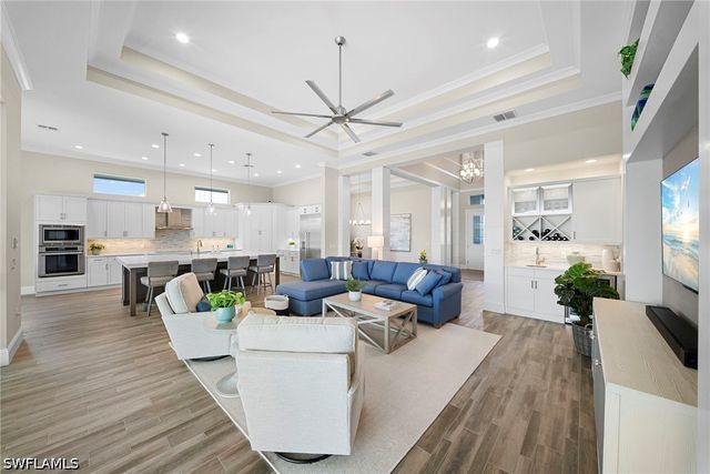 6076 Lucaya WAY, Naples, FL 34113