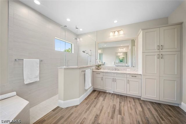 6076 Lucaya WAY, Naples, FL 34113