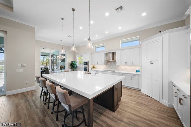 6076 Lucaya WAY, Naples, FL 34113