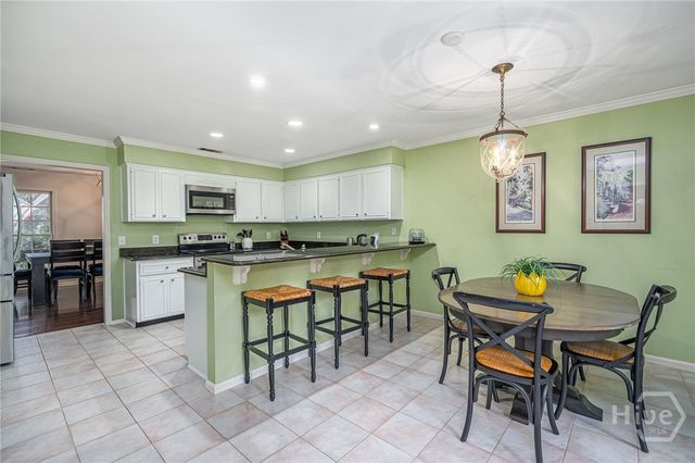 5 Pelham Road, Savannah, GA 31411