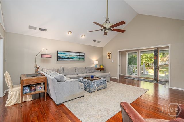 5 Pelham Road, Savannah, GA 31411