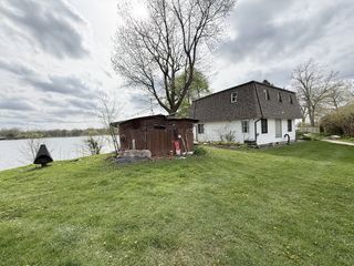 33498 N Lake Shore Drive, Grayslake, IL 60030