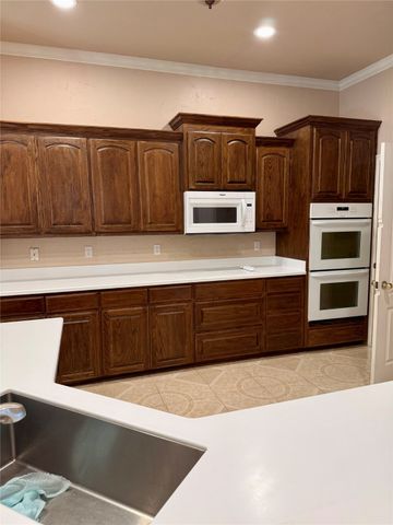 106 Wellington Court, Waxahachie, TX 75165