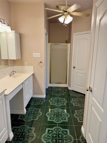 106 Wellington Court, Waxahachie, TX 75165