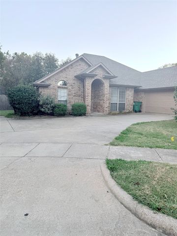 106 Wellington Court, Waxahachie, TX 75165