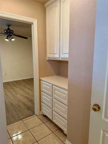 106 Wellington Court, Waxahachie, TX 75165