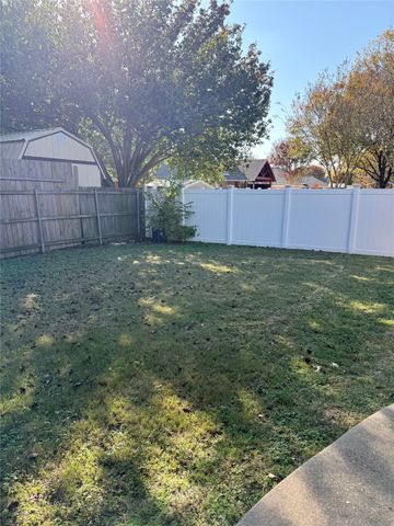 106 Wellington Court, Waxahachie, TX 75165