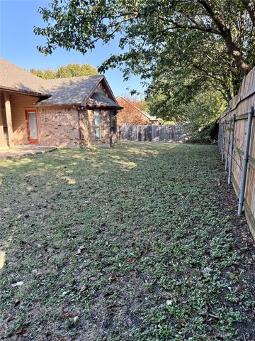 106 Wellington Court, Waxahachie, TX 75165