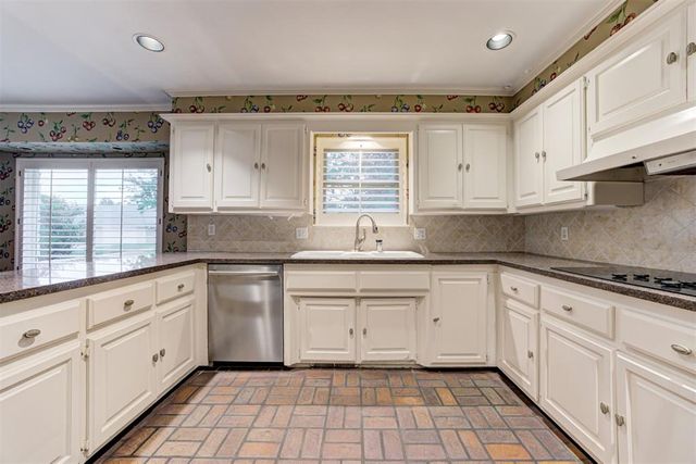 1433 Glenbrook Drive, Oklahoma City, OK 73118