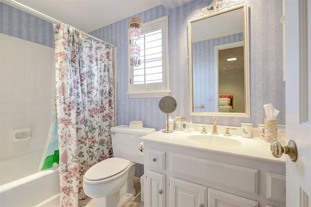 1433 Glenbrook Drive, Oklahoma City, OK 73118