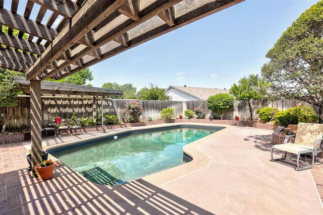1433 Glenbrook Drive, Oklahoma City, OK 73118