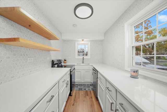 1811 N 72nd Court, Elmwood Park, IL 60707