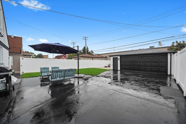 1811 N 72nd Court, Elmwood Park, IL 60707