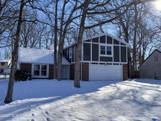 1963 Sherwood Drive, Defiance, OH 43512