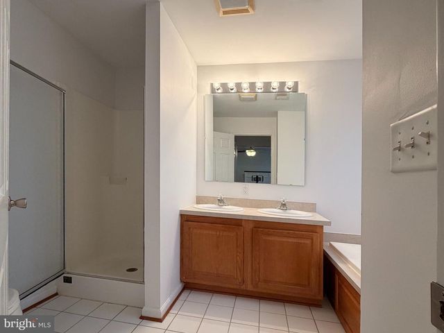 1986 RETTA GILLIAM CT SE, Washington, DC 20020