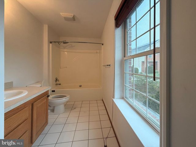 1986 RETTA GILLIAM CT SE, Washington, DC 20020