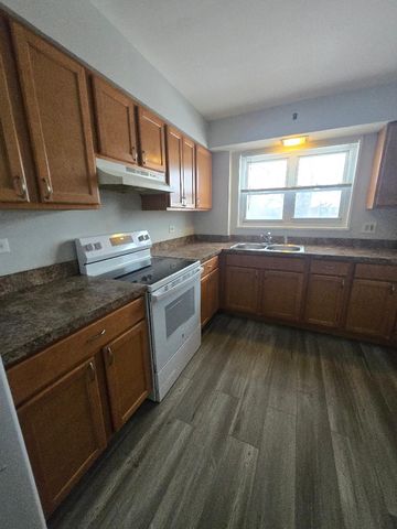 570 Princeton Street D2W, Des Plaines, IL 60016