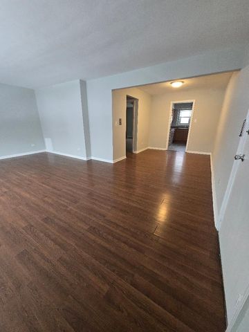 570 Princeton Street D2W, Des Plaines, IL 60016