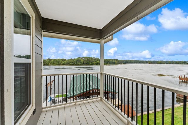 16372 Lochness Dr Drive, Willis, TX 77318