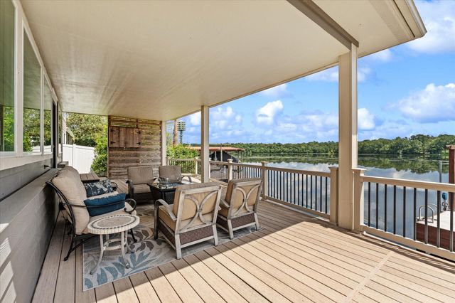 16372 Lochness Dr Drive, Willis, TX 77318